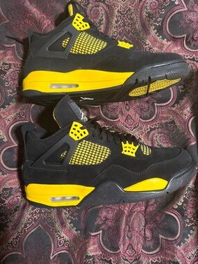Jordan 4 yellow thunder size 12